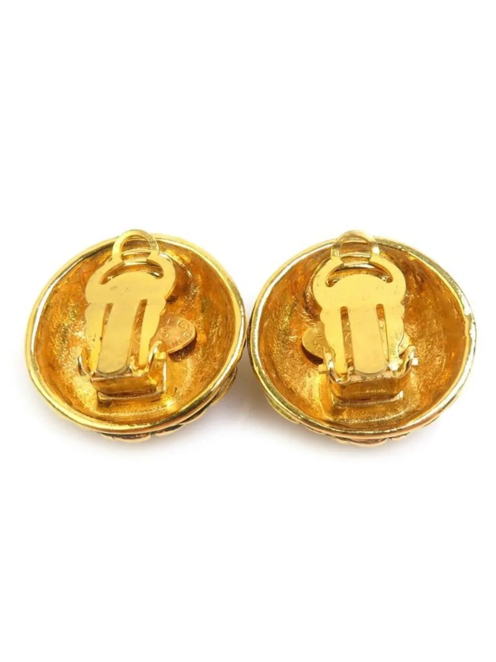 CHANEL item status